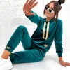 trening-din-catifea-verde-smarald-cu-bluza-si-pantaloni-conici
