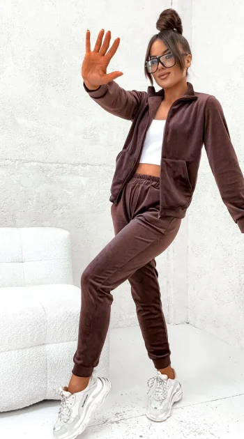 trening-maro-din-catifea-cu-croi-lejer