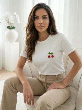 Tricou alb din bumbac cu aplicatie cirese