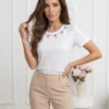 tricou-alb-din-bumbac-cu-aplicatii-de-cristale-si-pietre-colorate