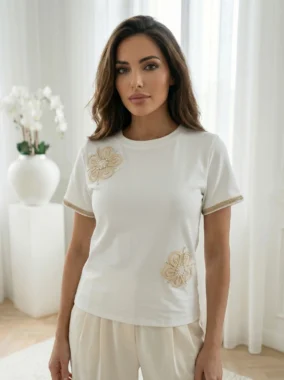 Tricou alb din bumbac cu aplicatii florale elegante