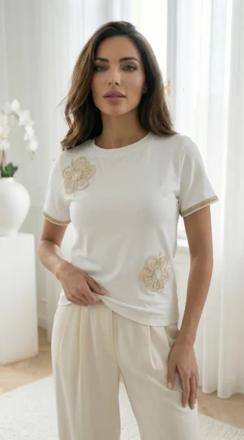 tricou-alb-din-bumbac-cu-aplicatii-florale-elegante