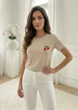 Tricou bej din bumbac cu aplicatie cirese