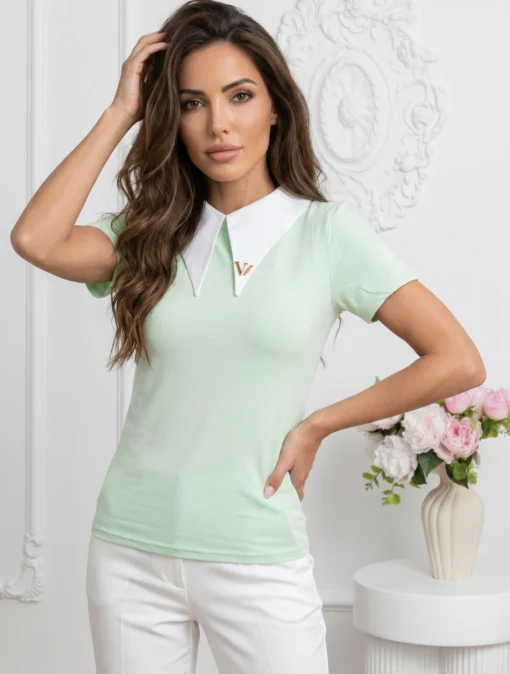 tricou-cu-guler-supradimensionat-si-brosa-aurie