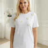 tricou-din-bumbac-cu-flori-3d-albe