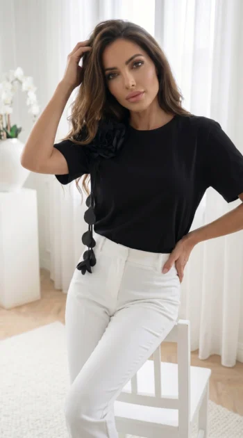 tricou-negru-din-bumbac-cu-aplicatie-floare-3d-si-petale