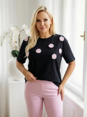 Tricou negru din bumbac cu flori 3D roz