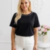 tricou-negru-elegant-cu-perle-la-decolteu