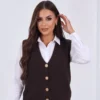 vesta-eleganta-din-tricot-cu-decolteu-in-v-si-nasturi-aurii
