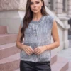 vesta-eleganta-din-tricot-pufos-cu-nasturi-metalici